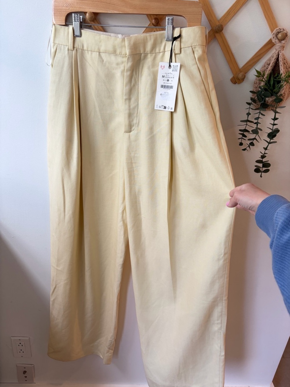 Zara Butter Yellow Trousers - Picture 2 of 8